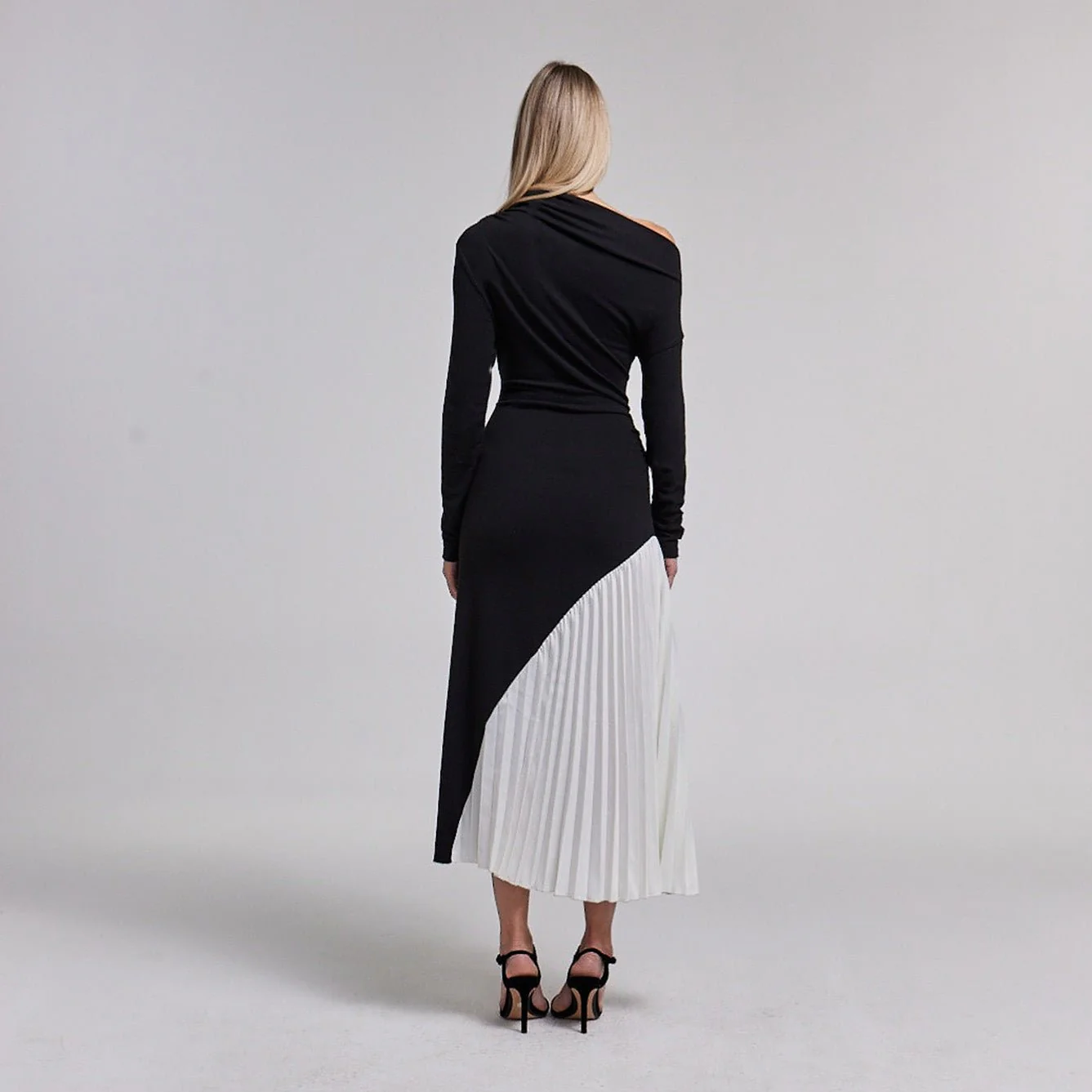 Asymmetric Neckline Pleated Maxi Dress - Image 4