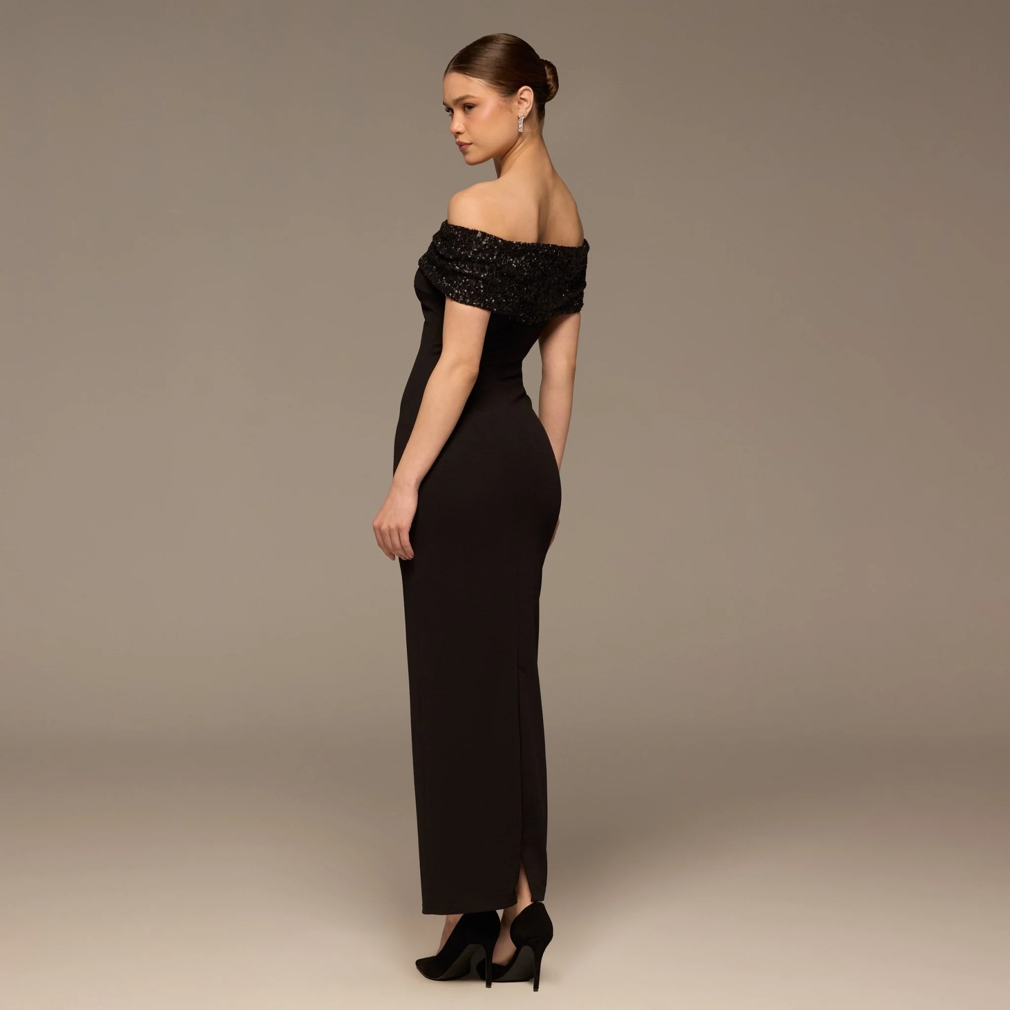 Black Off Shoulder Crepe Maxi Dress - Image 4