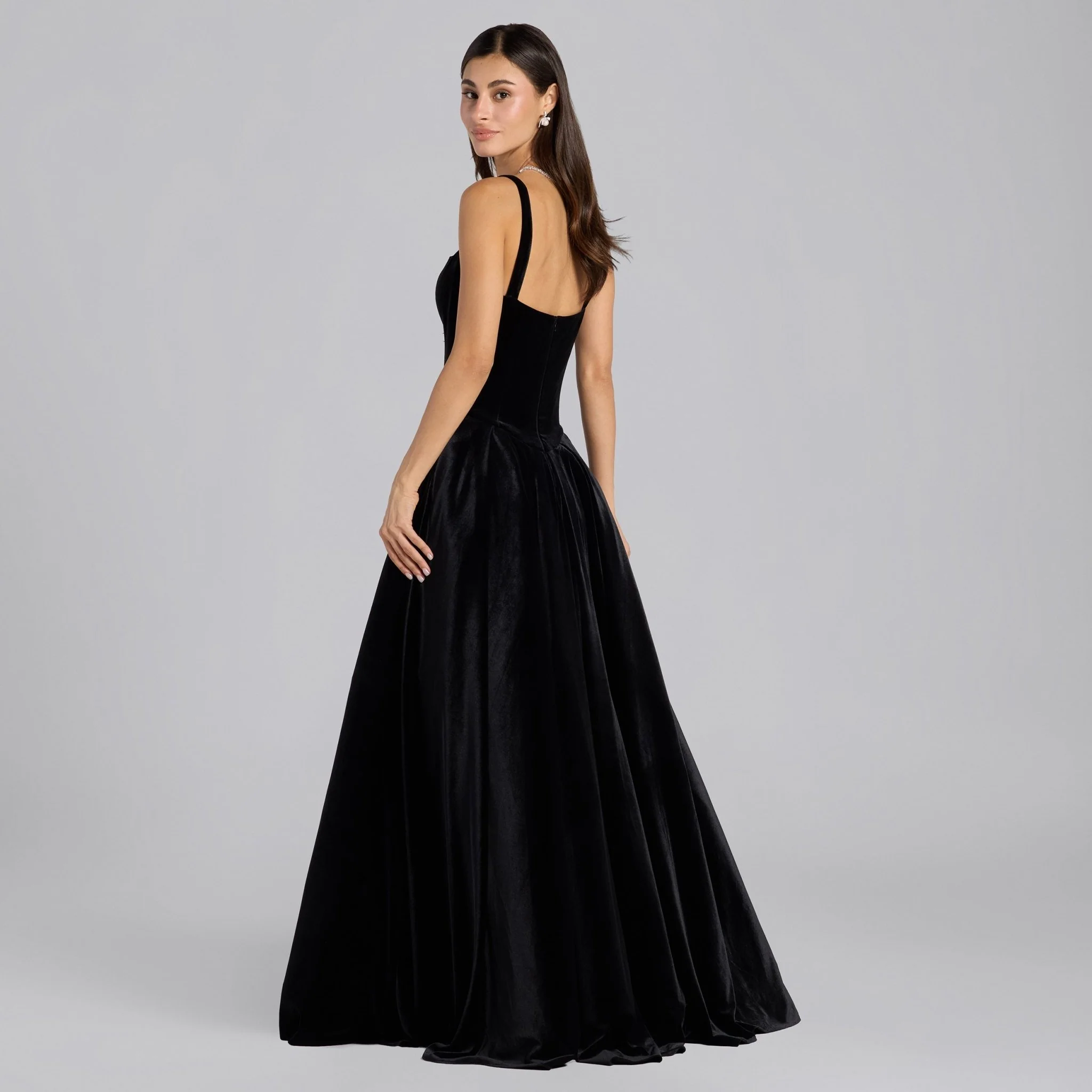 Black Velvet Voluminous Skirt Gown - Image 4