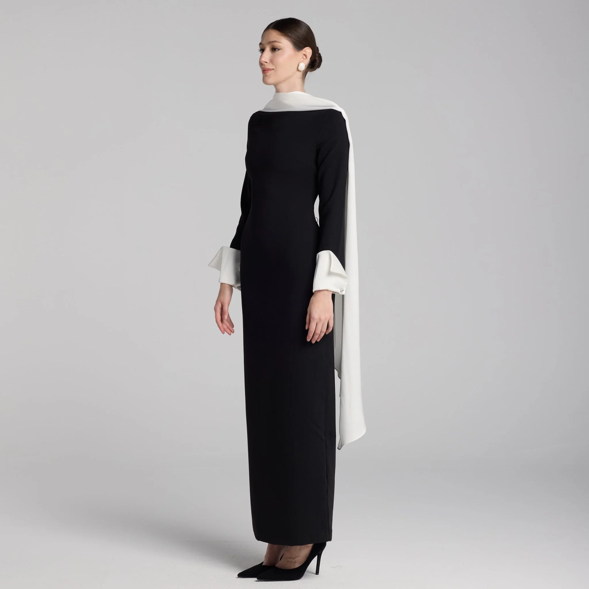 Black & White Draped Crepe Dress - Image 4