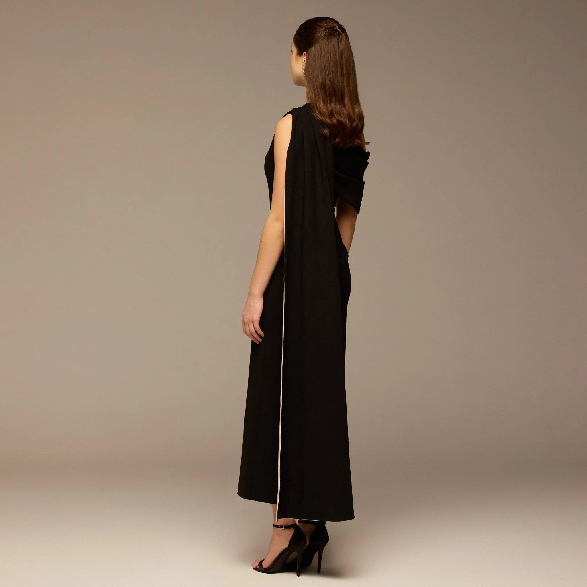 Black & White One-Shoulder Crepe Dress with Scarf - Image 5