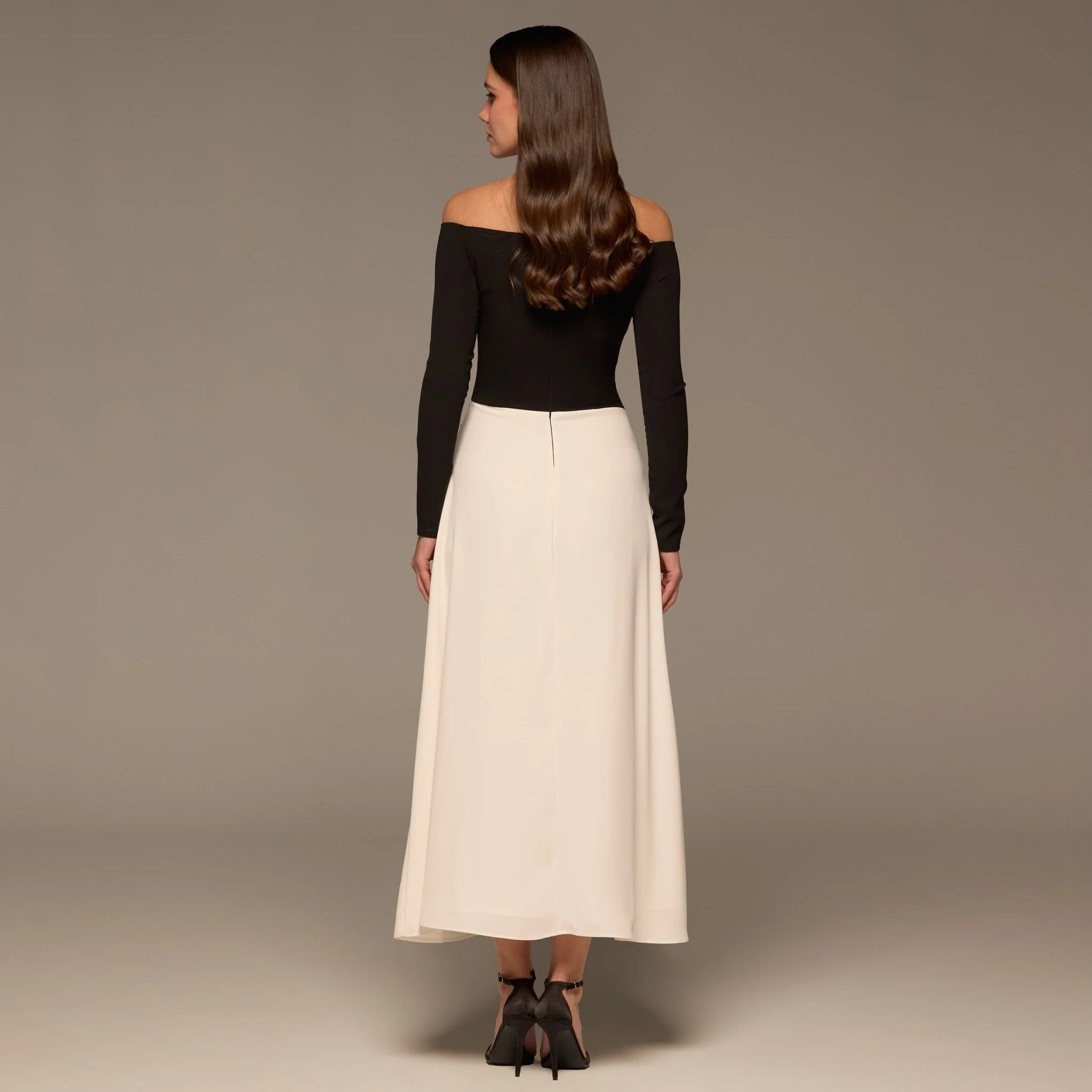 Black & White Gathered Waist Crepe Maxi Dress - Image 4