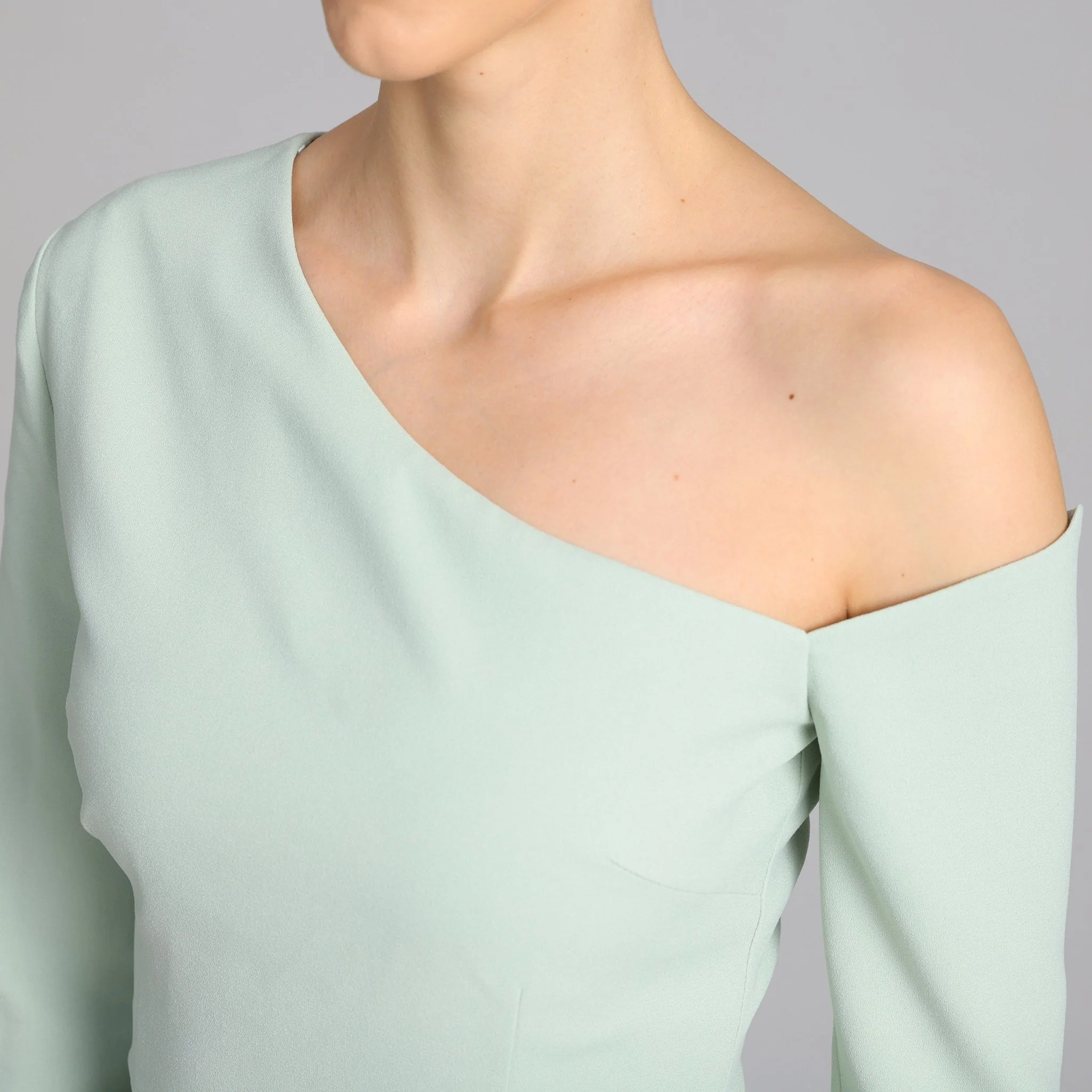 Green One-shoulder Long Sleeve Crepe dress - Image 3