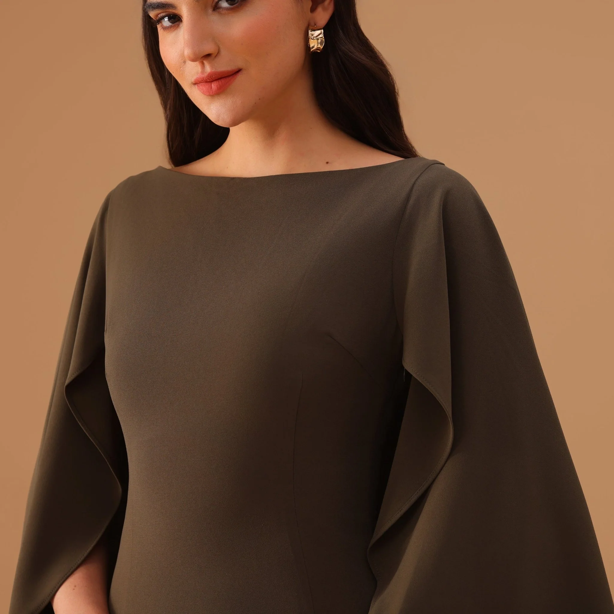 Olive Green Crepe Kaftan with Round Wide Neck - Image 4