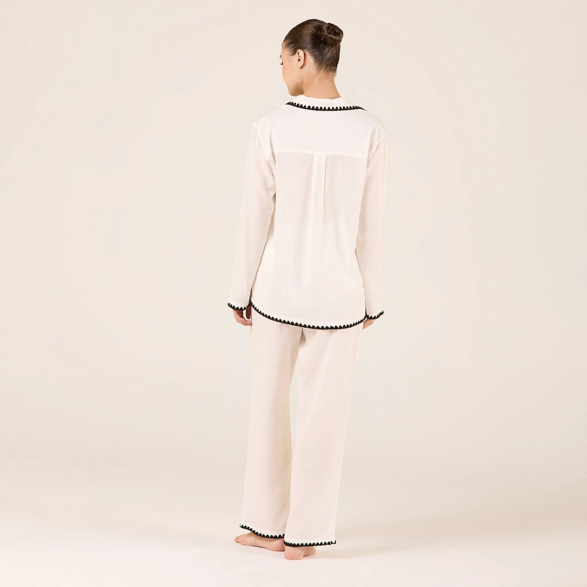 White Linen Stitch Trim Pants - Image 3