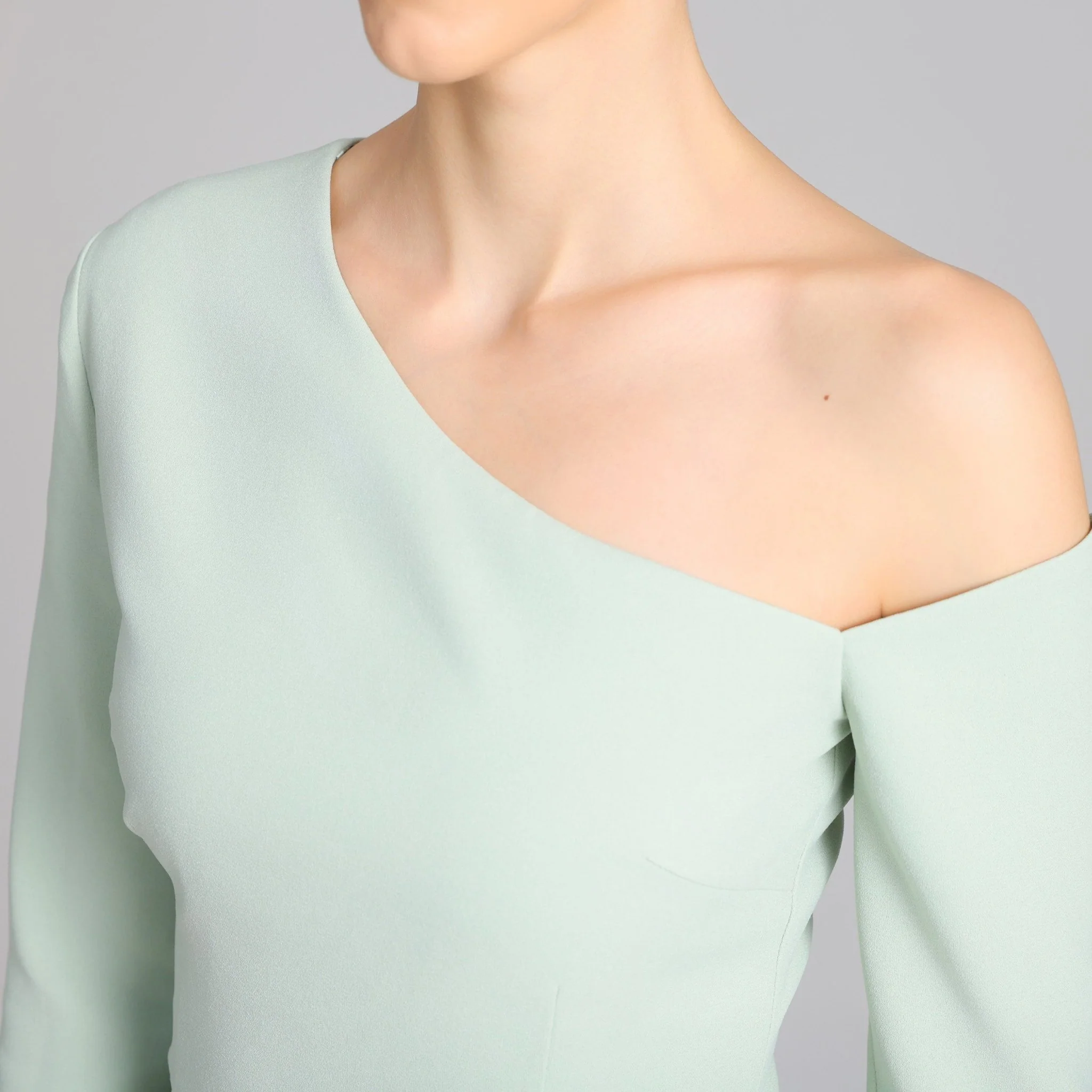 Green One-shoulder Crepe Dress With Pleated Skirt - Image 3
