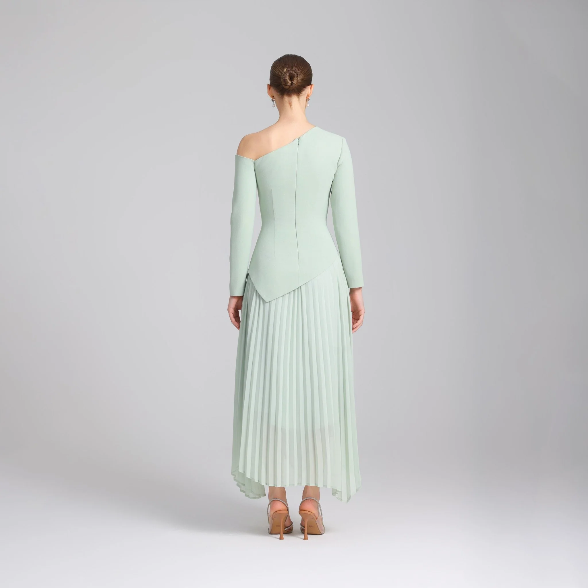 Green One-shoulder Crepe Dress With Pleated Skirt - Image 4