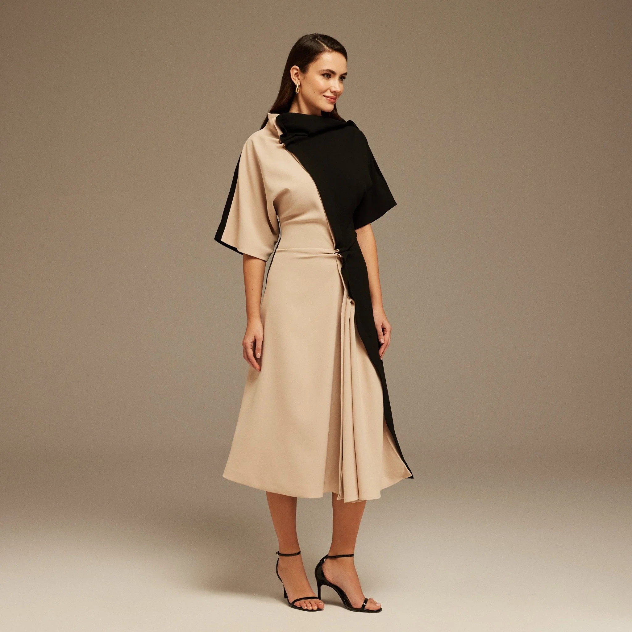 Black & Beige Short Sleeve Midi Crepe Dress - Image 2
