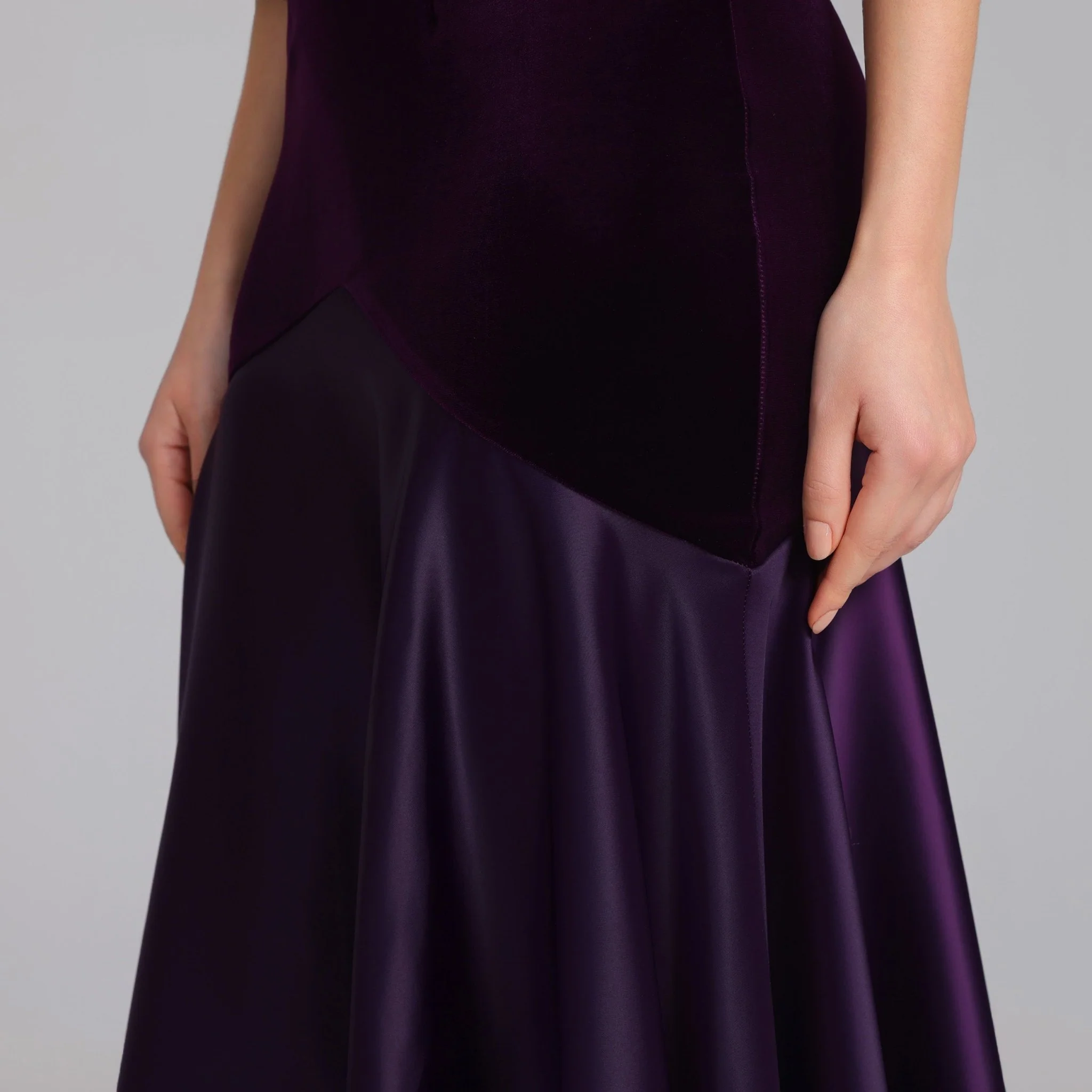 Dark Purple Velvet-Satin Balloon Sleeve Midi Dress - Image 3